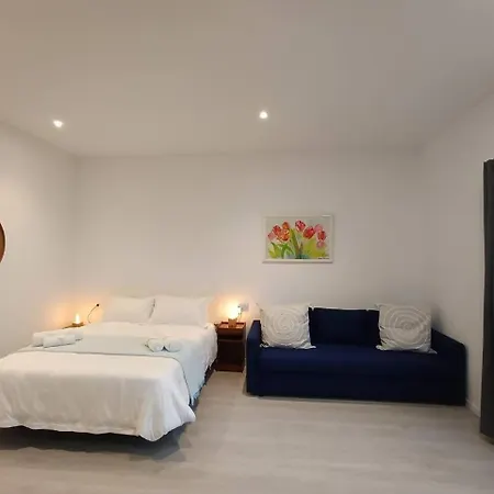 Apartamento Onak 3 - Parking Gratis - 1cama Y 1sofá Cama *